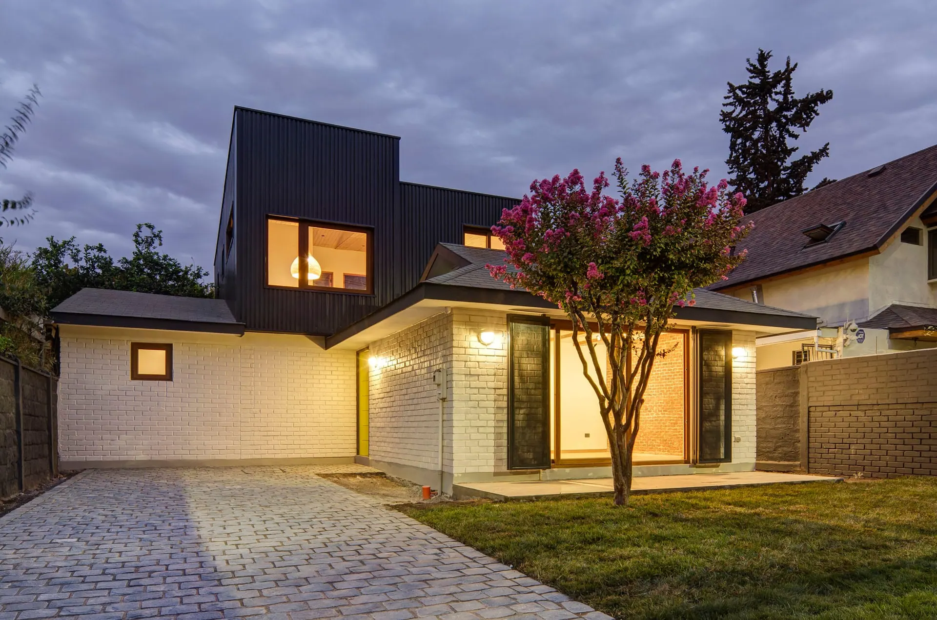 Two Roofs House — detalle 2