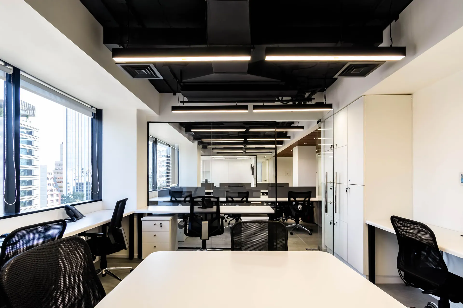 Dinecom Offices — detalle 1