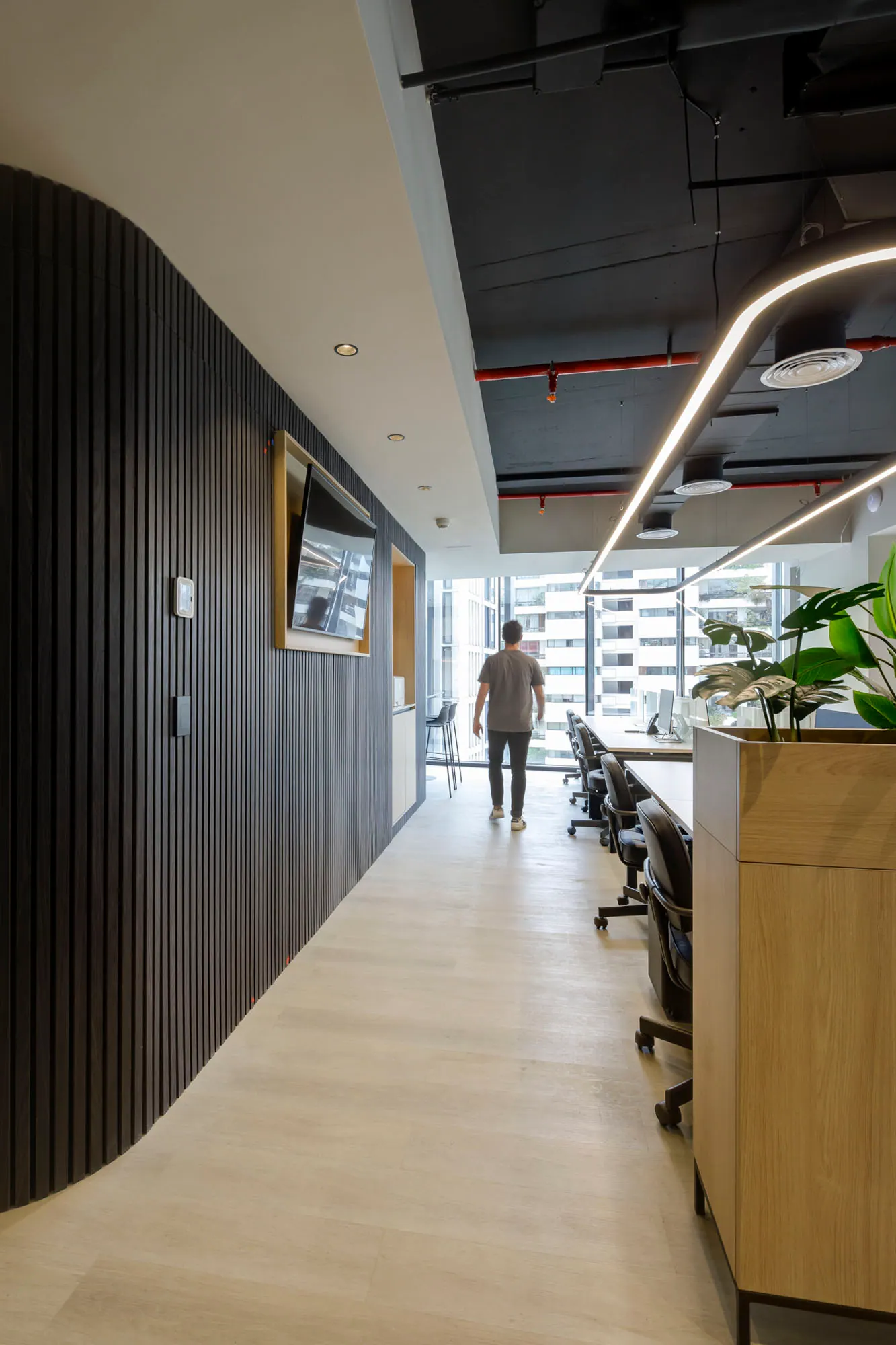 Golden Oak Offices — detalle 2