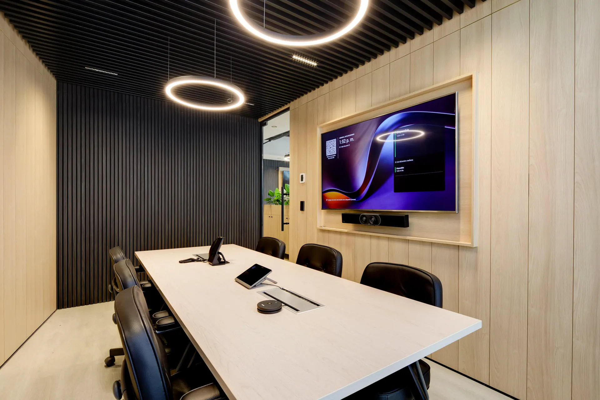 Golden Oak Offices — detalle 3