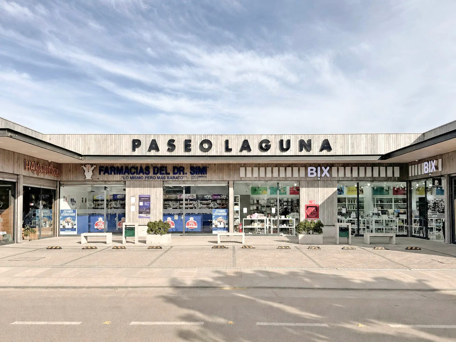 Strip Center Paseo Laguna